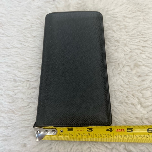 Louis Vuitton Portefeuille Taiga M32572 Black Leather SP4182 Unisex Long Wallet - Picture 14 of 16